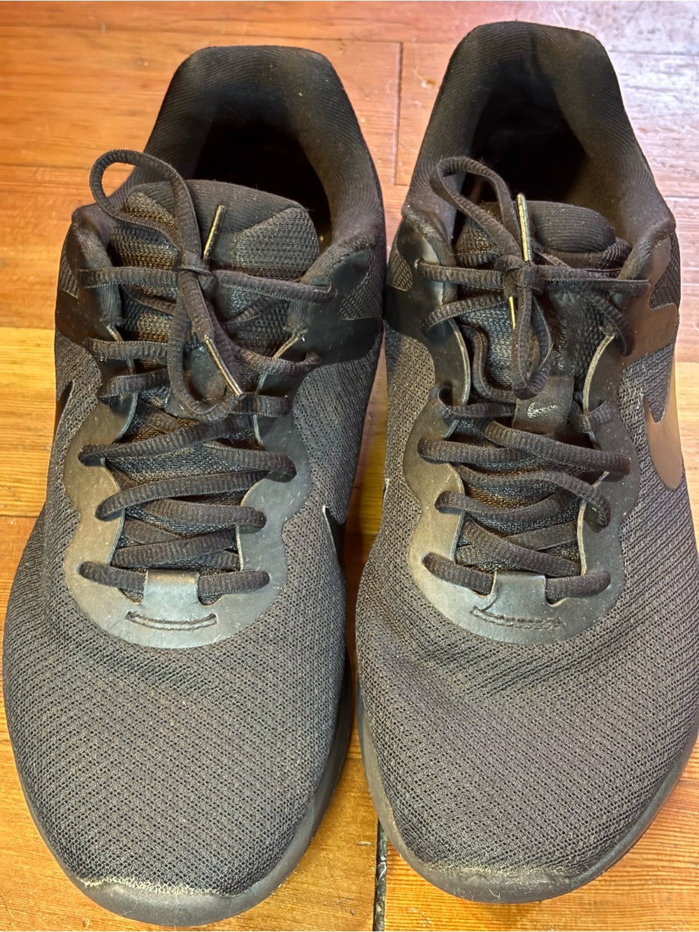 Nike Men's Revolution 8 Running Shoes black size 10 HARDLY USED